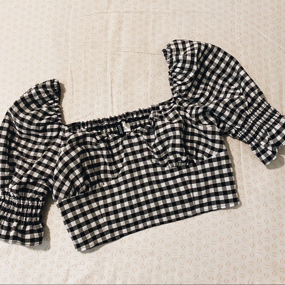 NWOT H&M Black and White Checked Crop Top